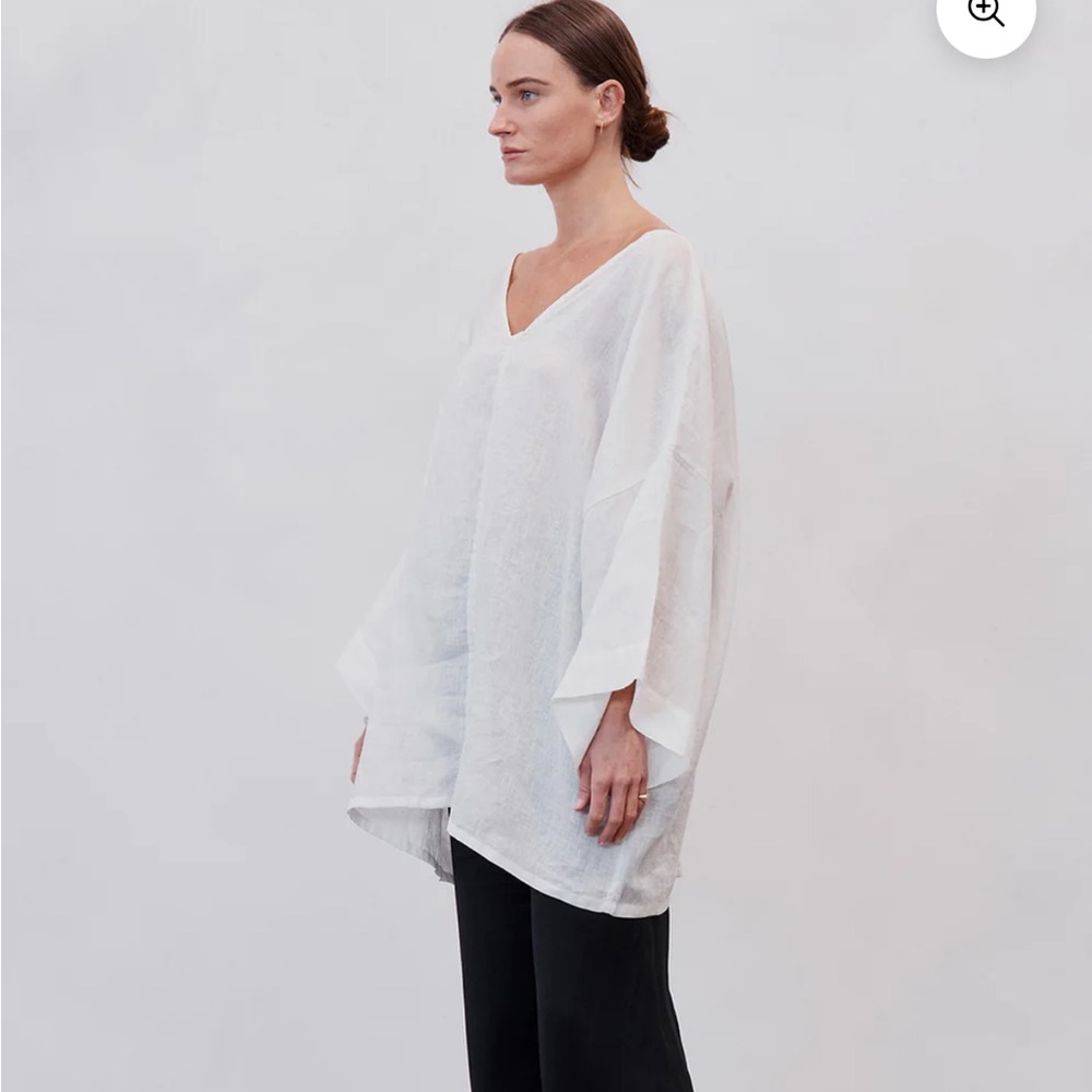 Unik White V-Neck Tunic - Picture 4 of 12